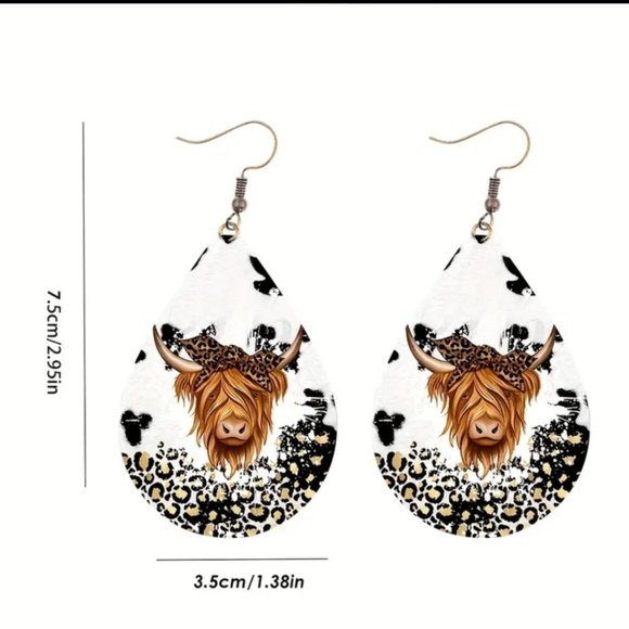Cute Highland Cow Leopard Earrings - Picture 2 of 2
